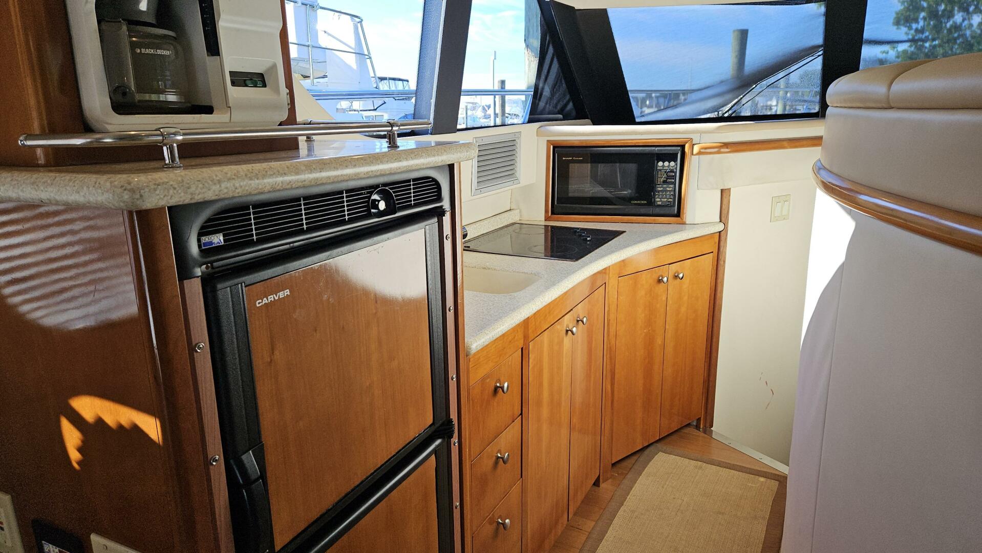 2000 Carver 450 Voyager - Image 11