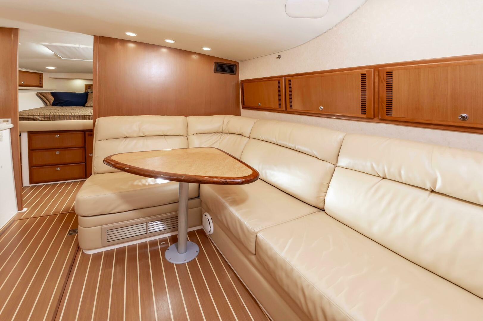 2008 Cabo 40 Express - Image 28
