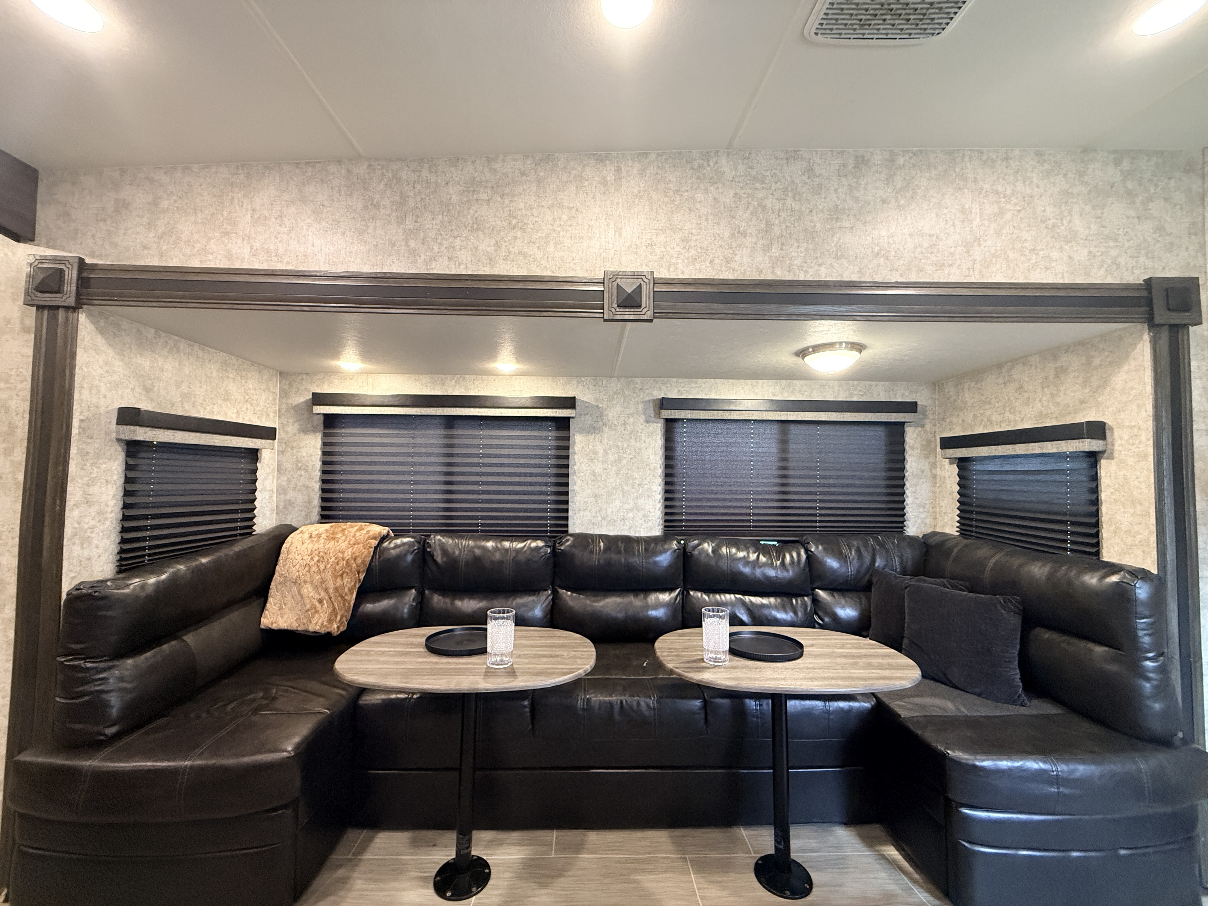 2019 Highland Ridge Mesa Ridge Lite MF2950BH - Image 10