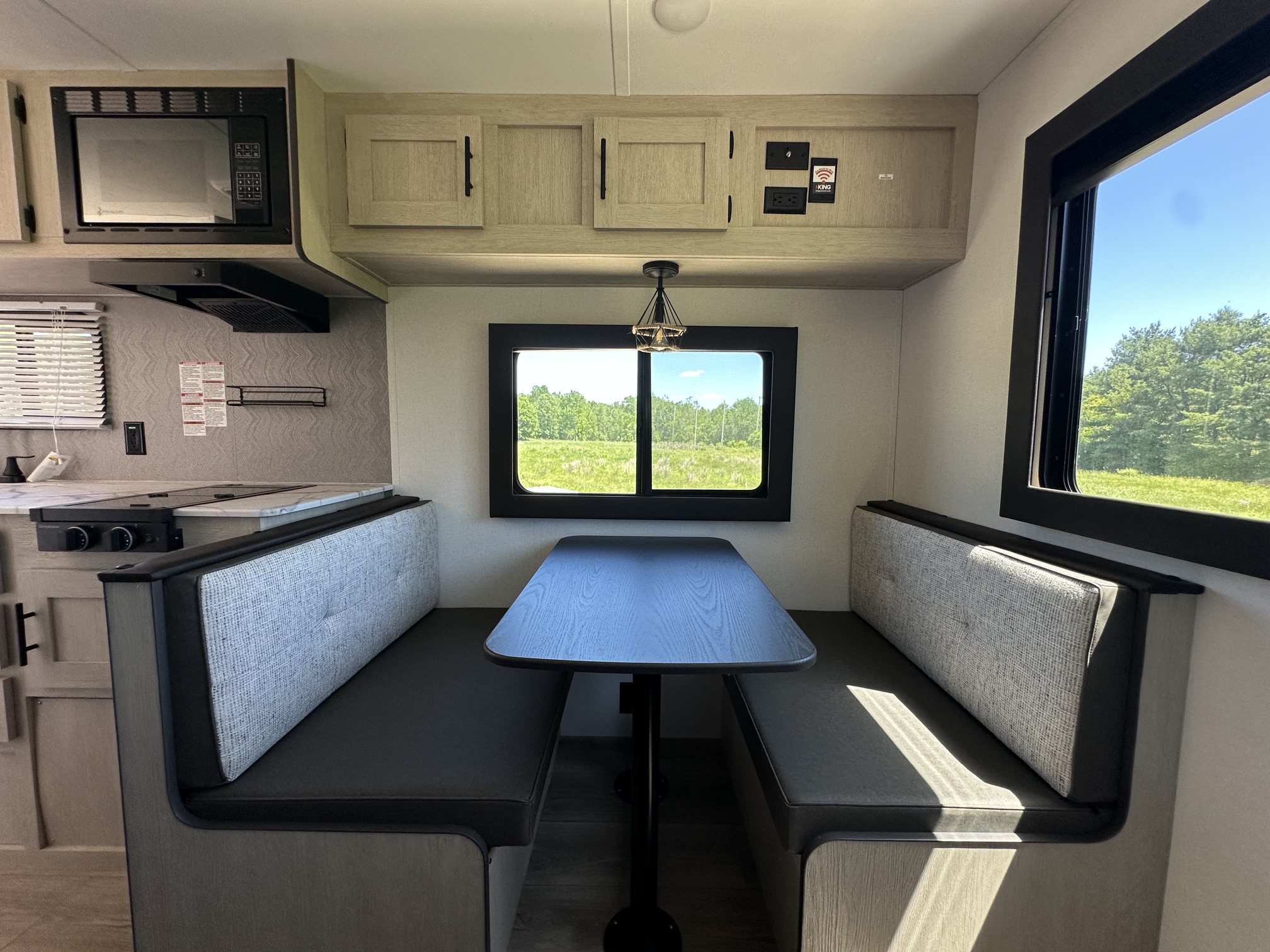 2025 Forest River Shasta 521CK - Image 10