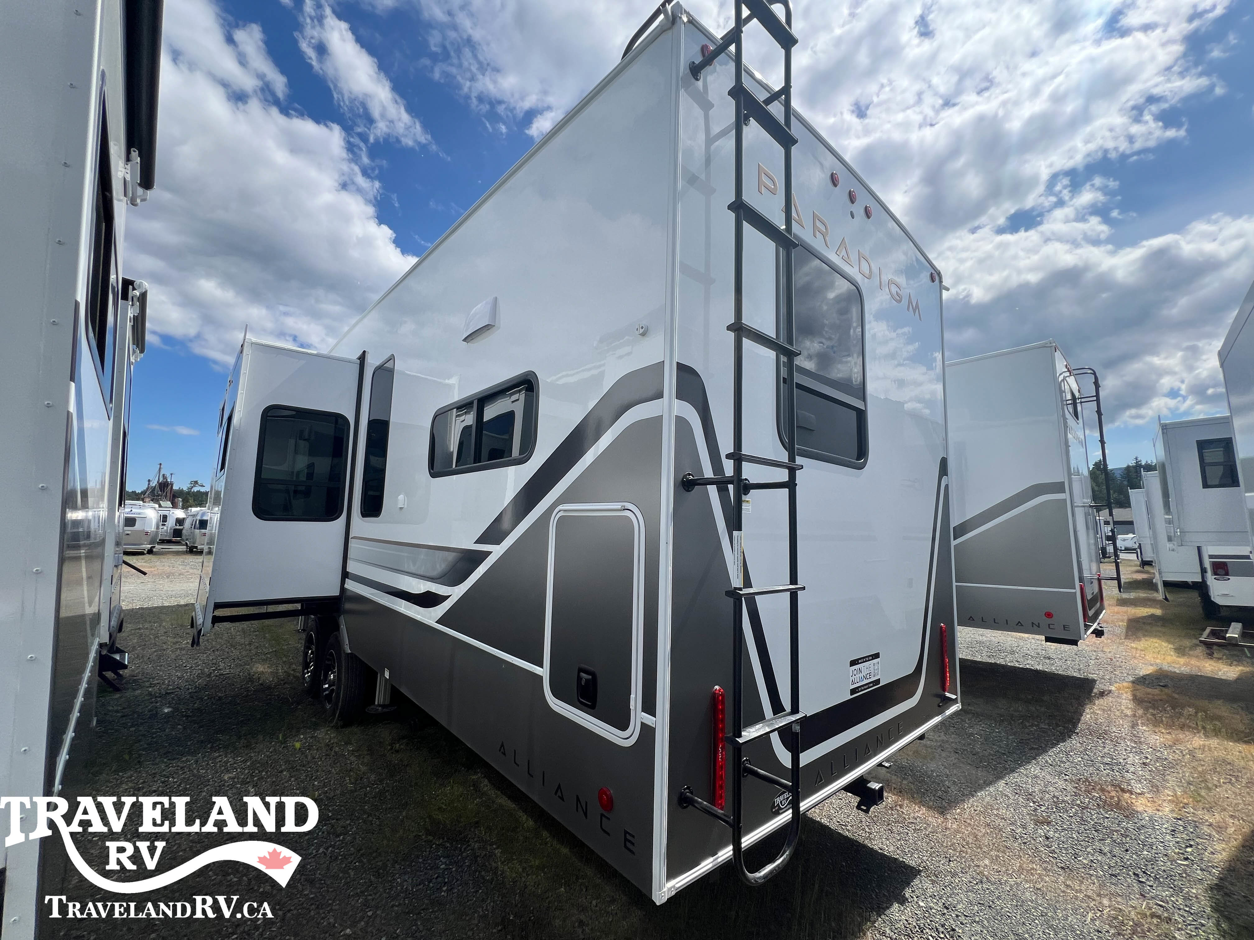 2025 Alliance RV Paradigm 382RK - Image 3