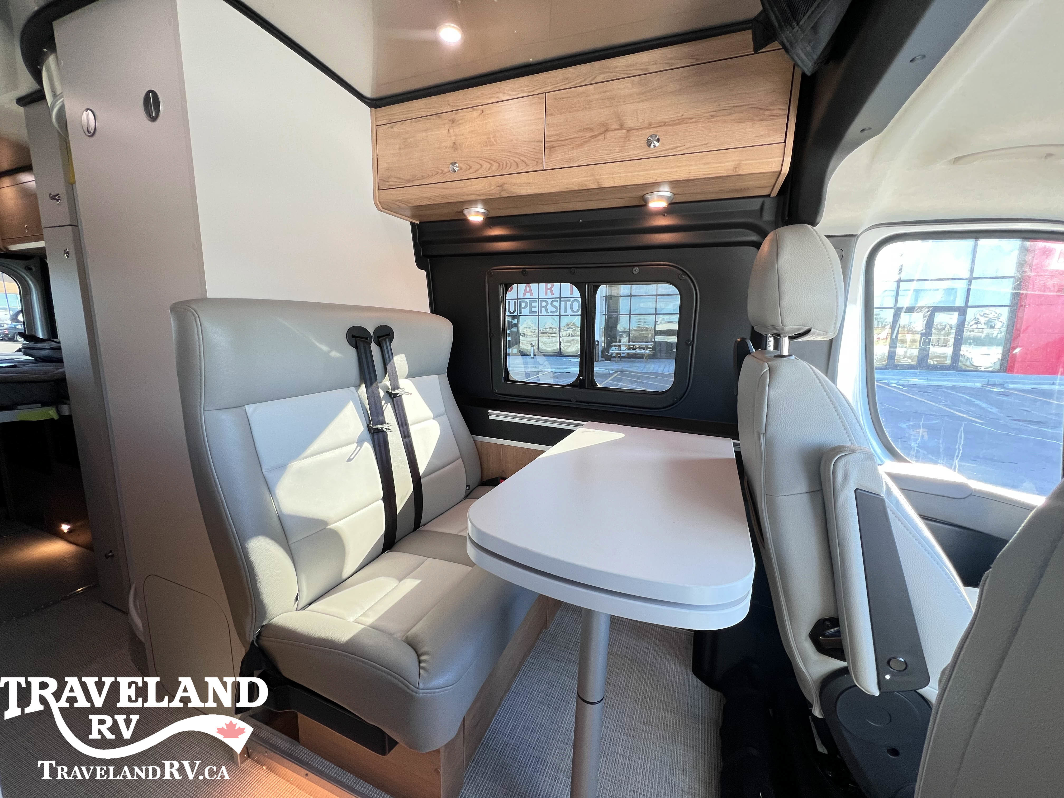 2025 Airstream Rangeline Base - Image 13