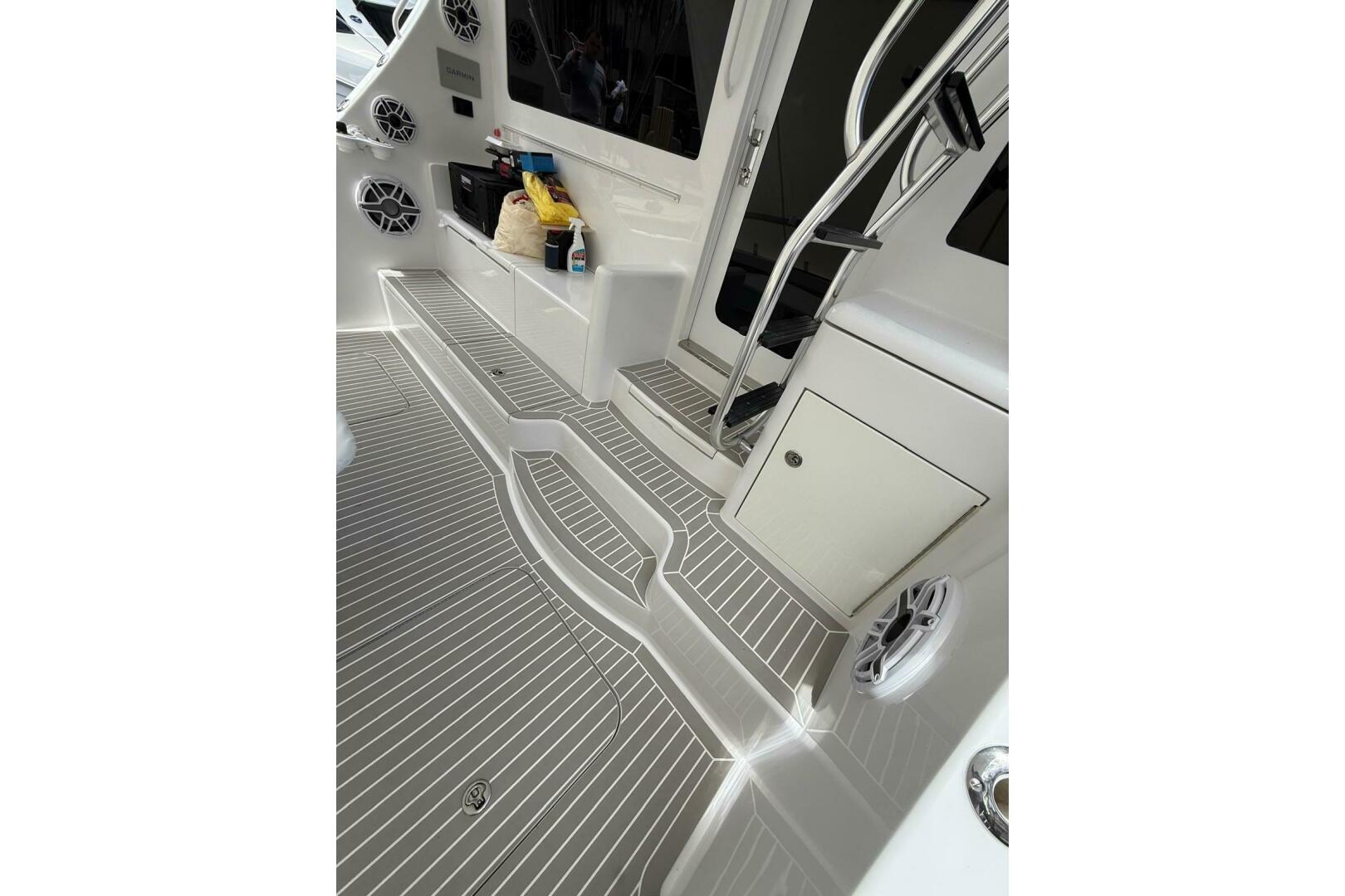 2013 Hatteras GT54 Base - Image 7