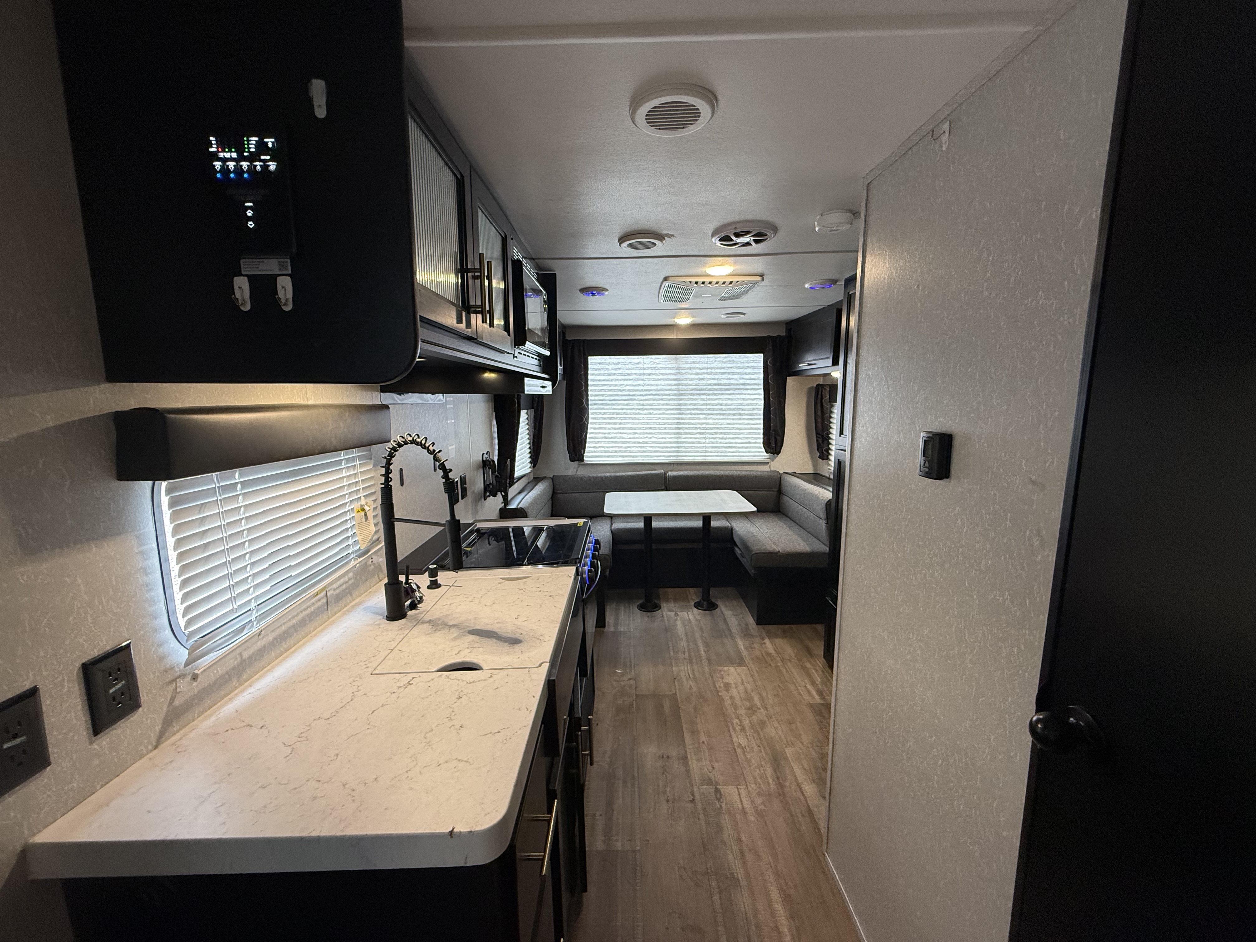 2022 Forest River GREY WOLF LIMITED 20RDSE - Image 9