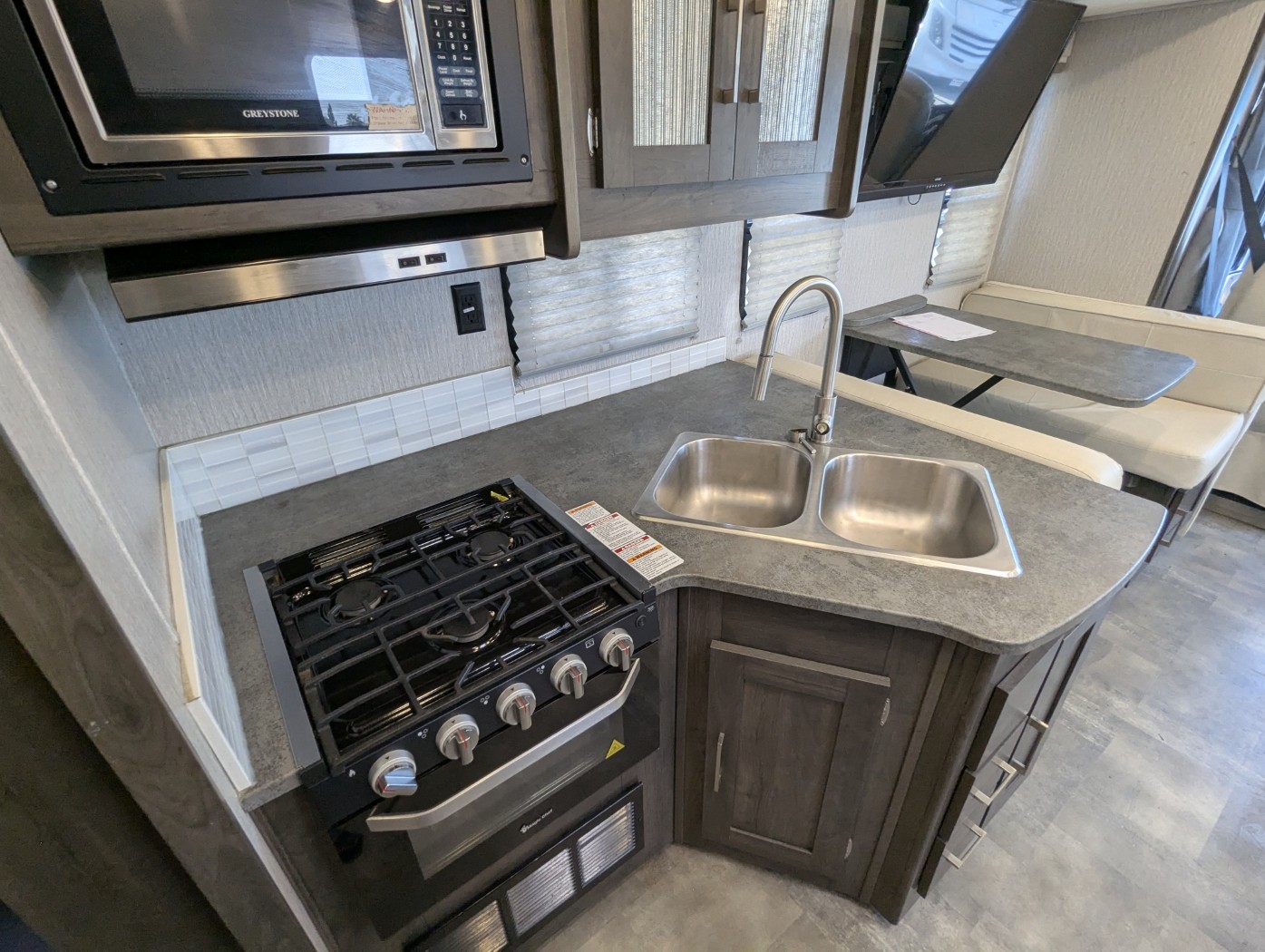 2023 Coachmen Pursuit 31BH - Image 23