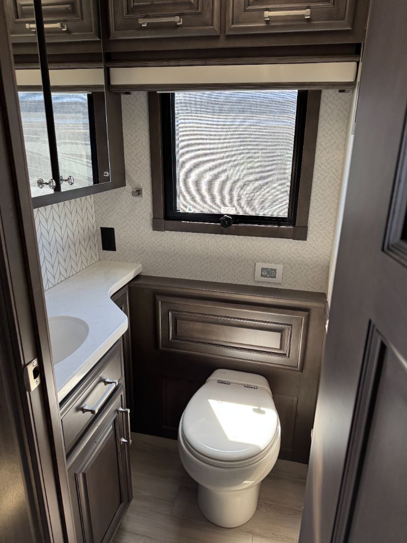 2026 Entegra Coach Aspire 44V - Image 13