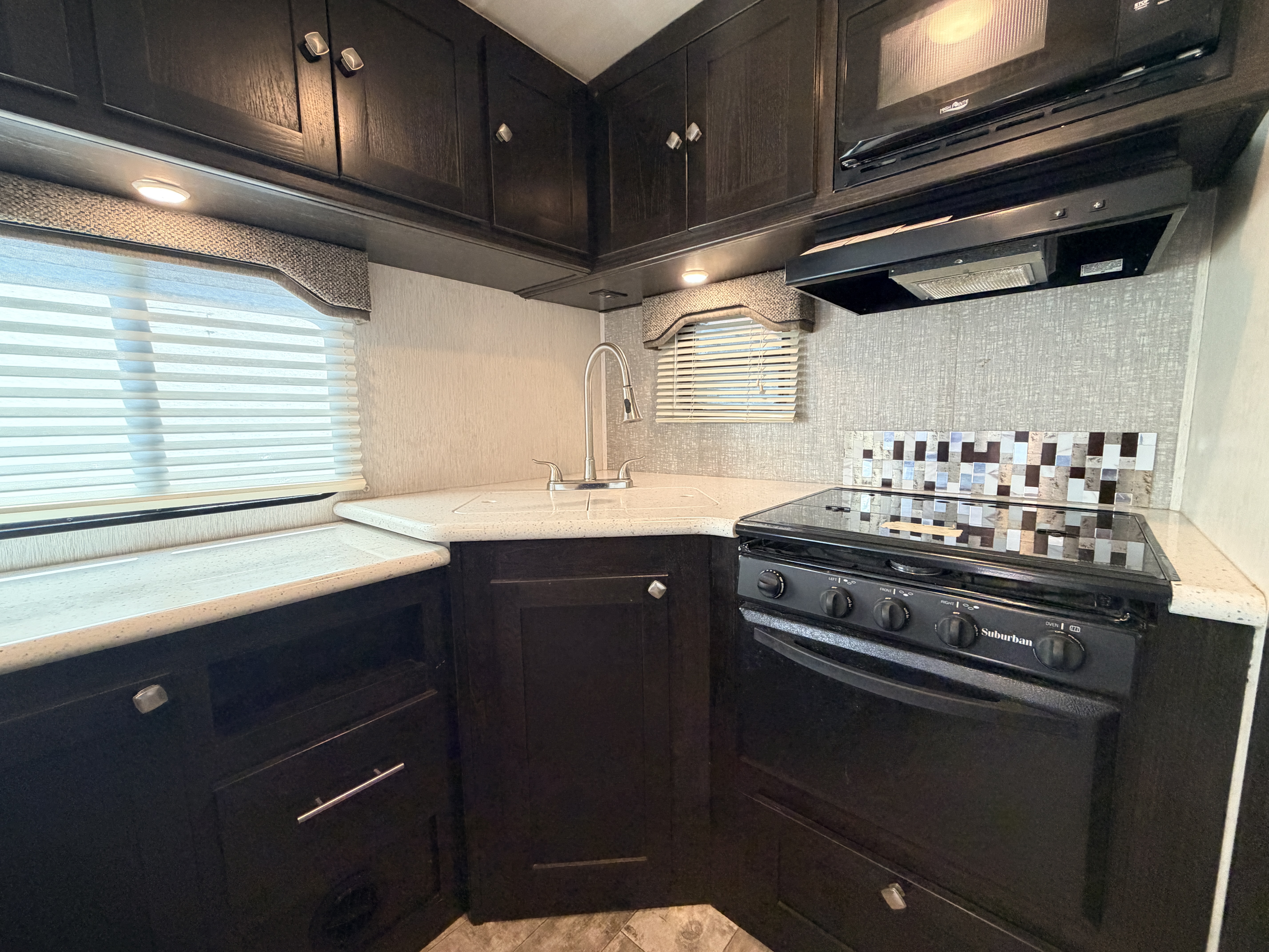 2018 Heartland North Trail NT KING 30RKDD - Image 13