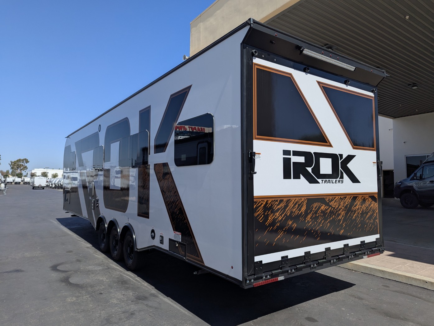 2026 IROK Trailers IROK 3218RACE - Image 4