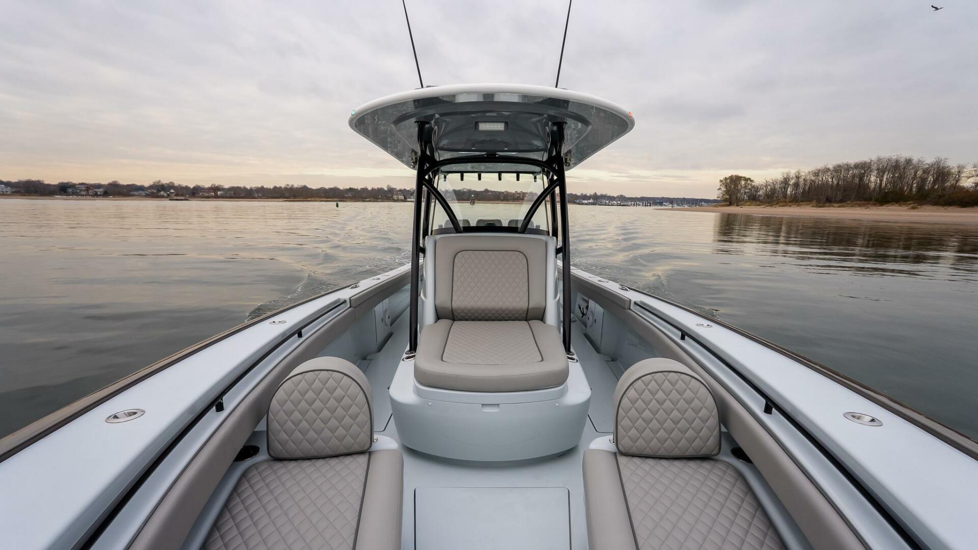 2023 Valhalla Boatworks V-33 - Image 31
