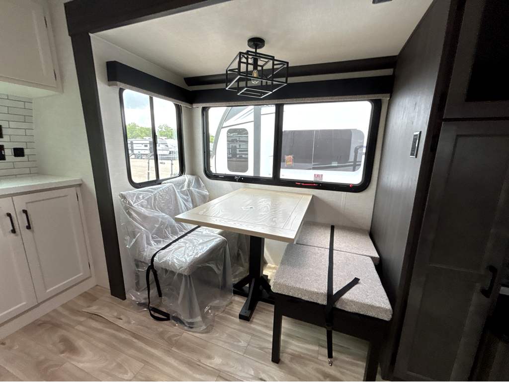 2026 VENTURE RV SPORTTREK 333VFK - Image 13