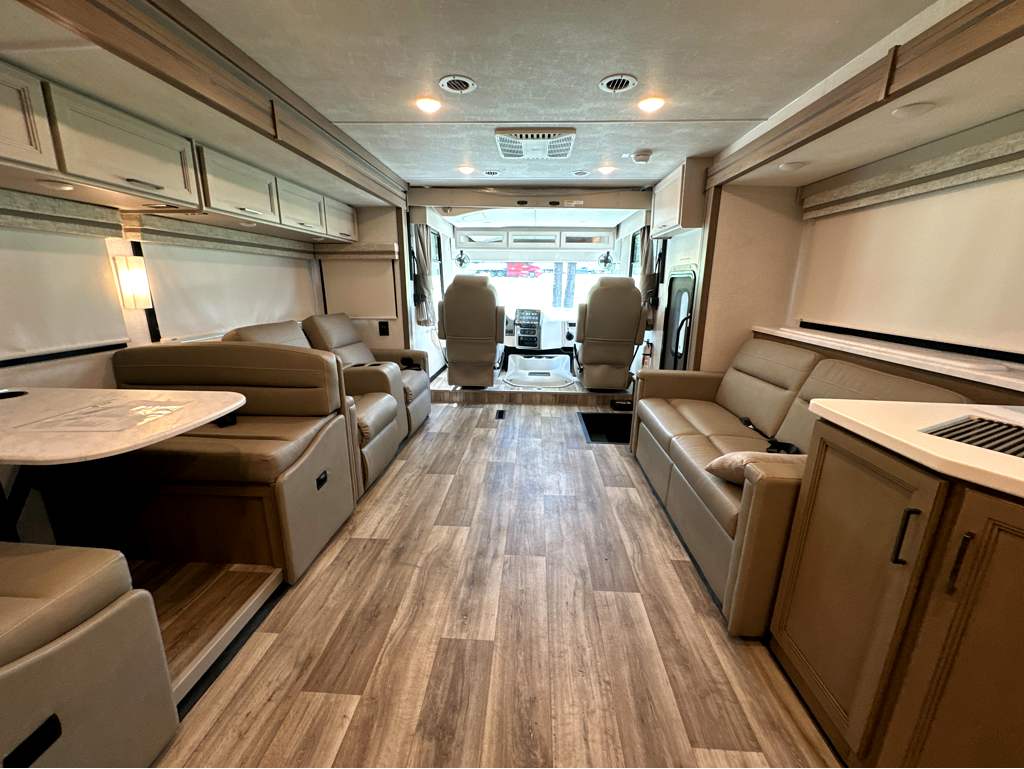 2027 THOR MOTOR COACH HURRICANE 35A - Image 19