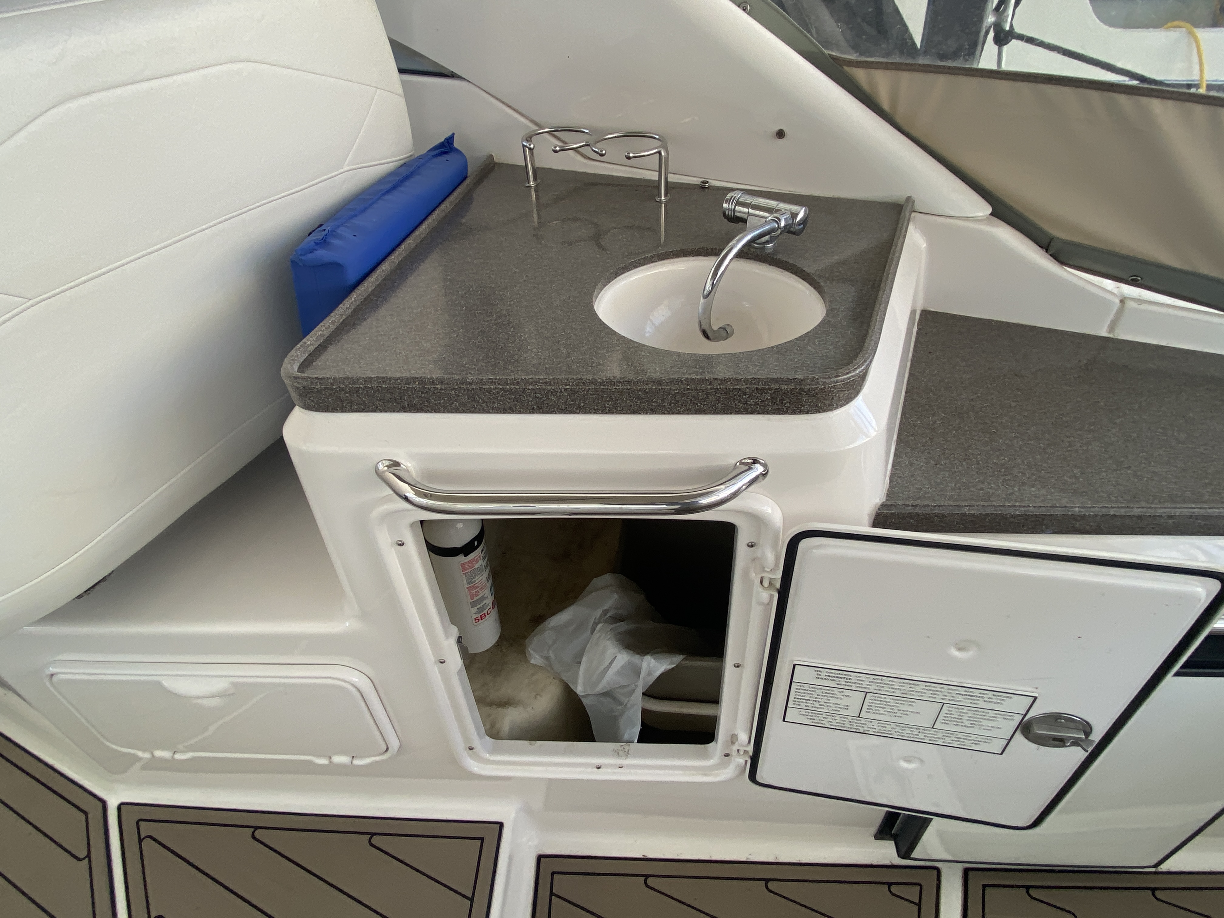 2008 Regal 3360 Window Express - Image 21