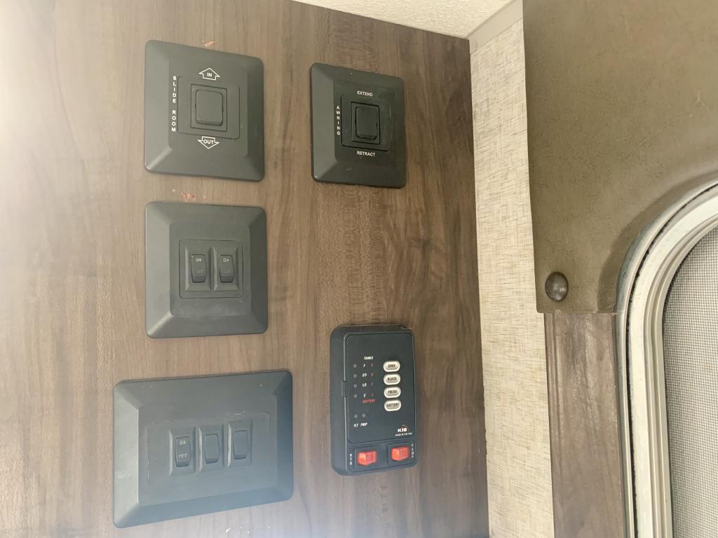 2019 FOREST RIVER 26RL - Image 29