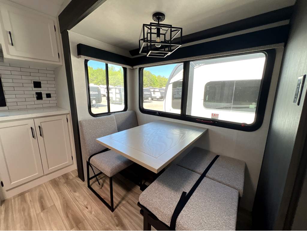 2026 VENTURE RV SPORTTREK 333VFK - Image 11