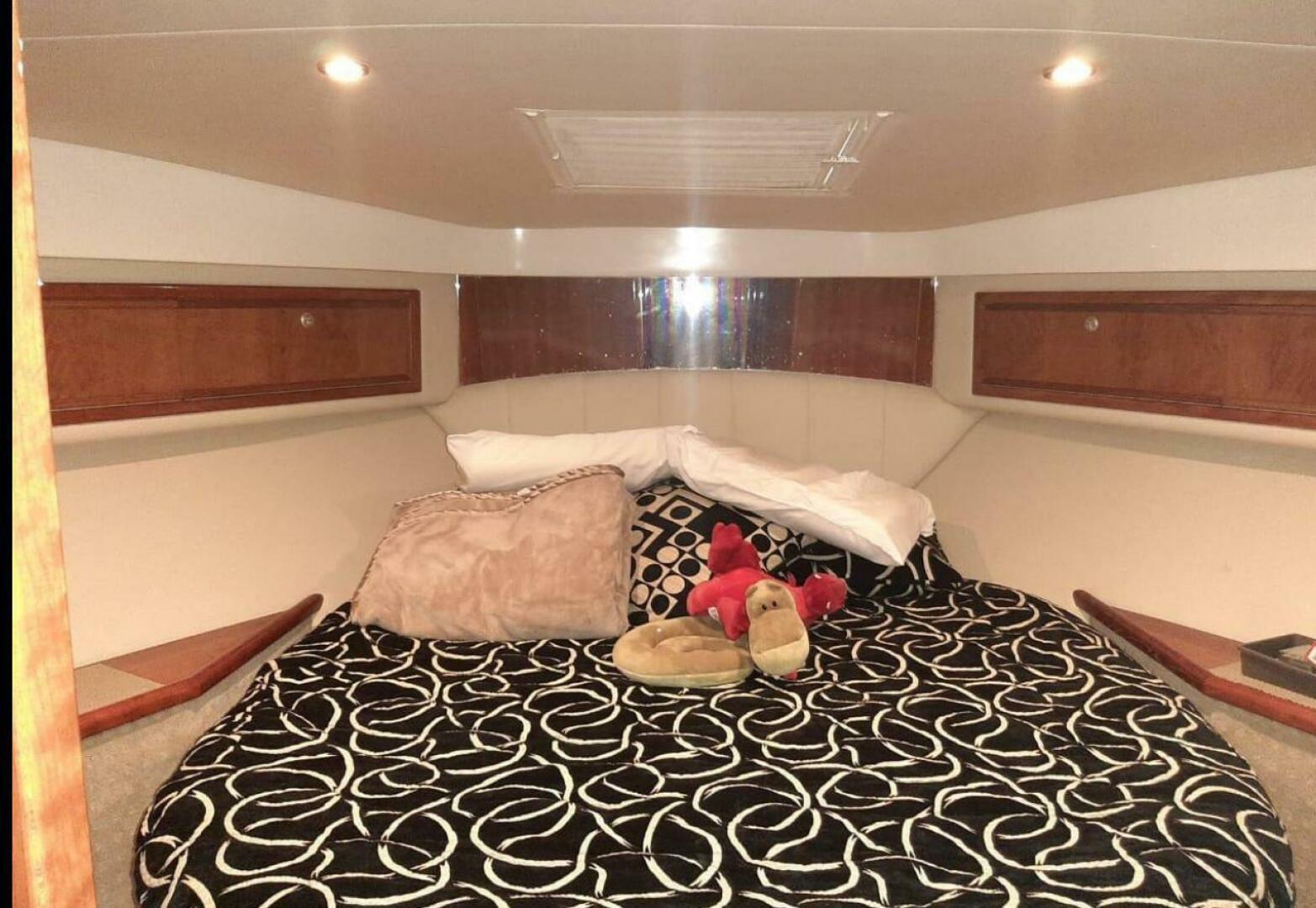 2009 Riviera 47 Enclosed Flybridge Series II - Image 24
