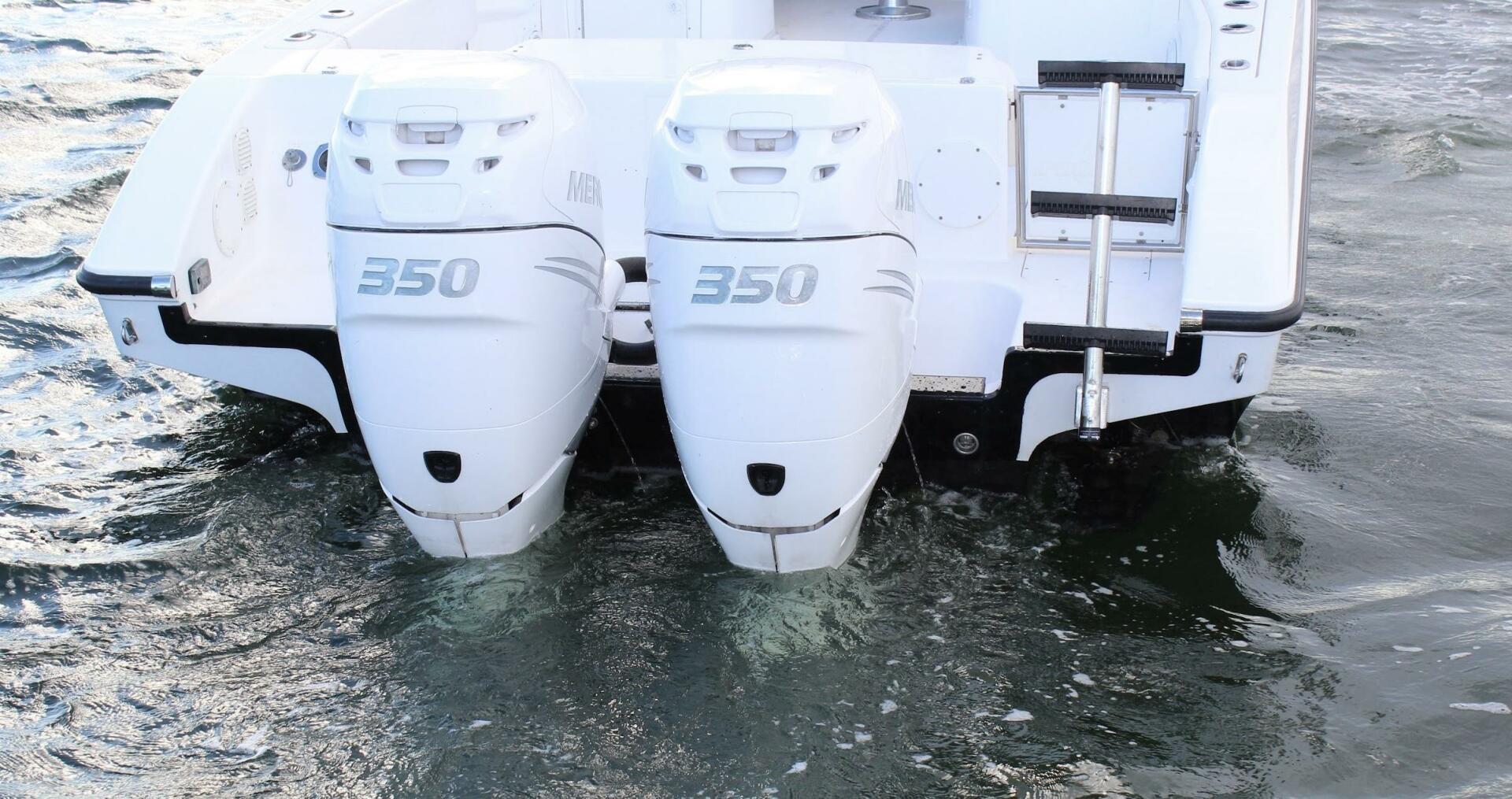 2007 Fountain 33 Sportfish Cruiser - Image 10