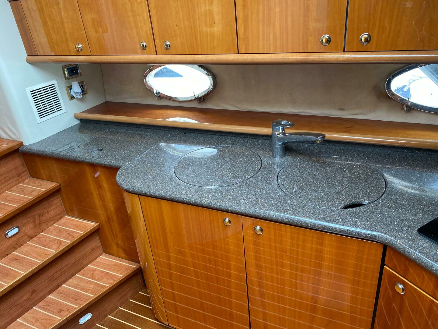 1998 Sunseeker 62 Manhattan - Image 30