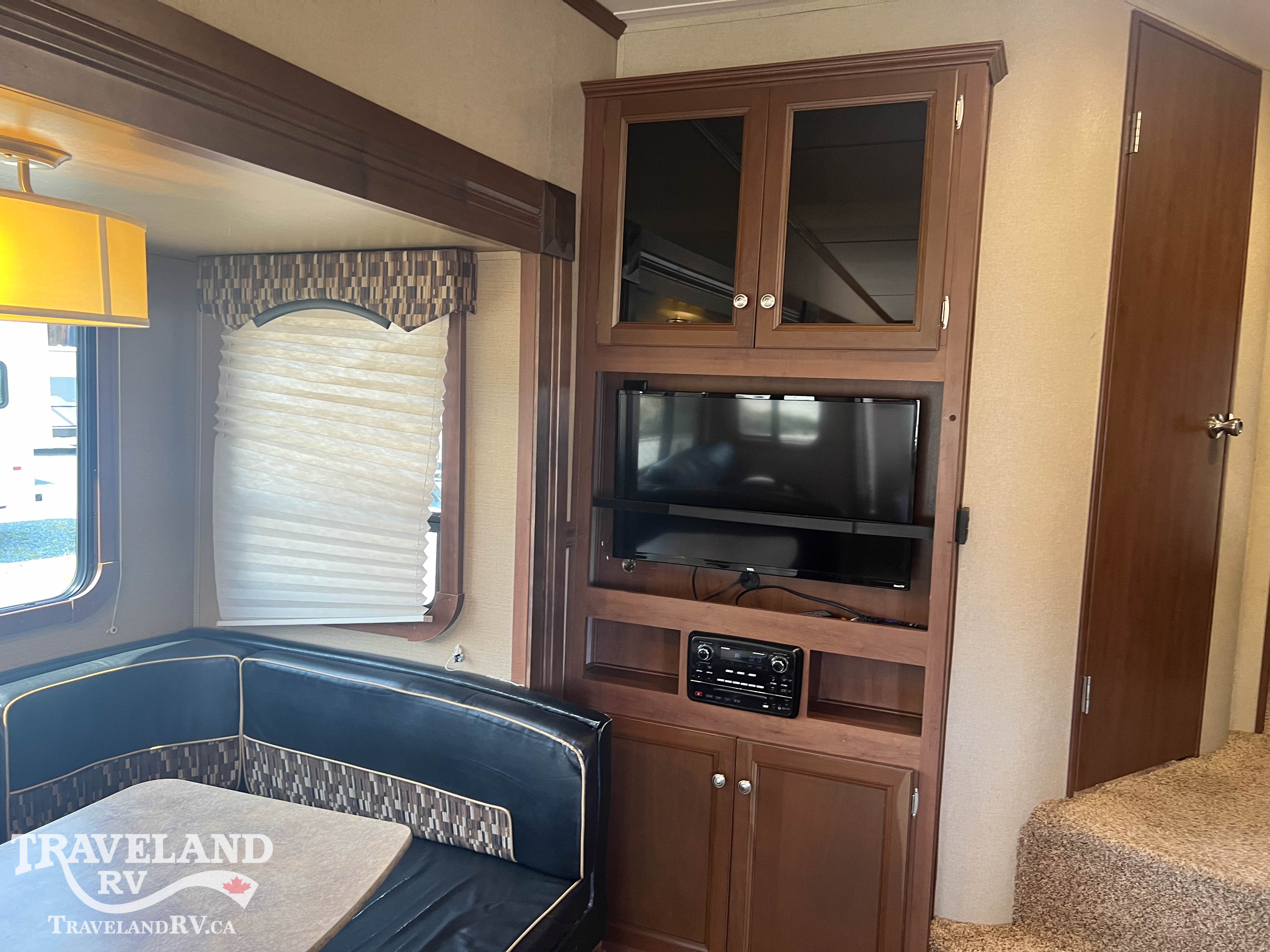 2014 Dutchmen Denali 2625RL Trail Edition - Image 14