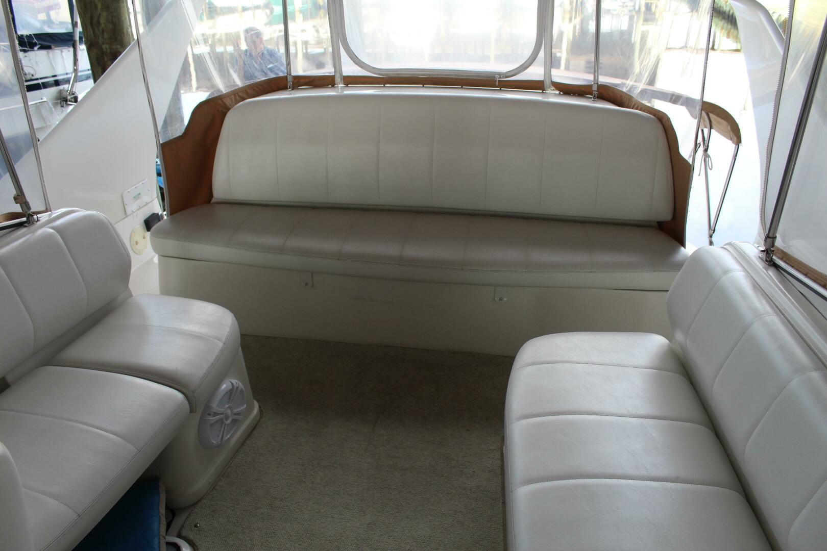 2004 Carver 360 Mariner - Image 28
