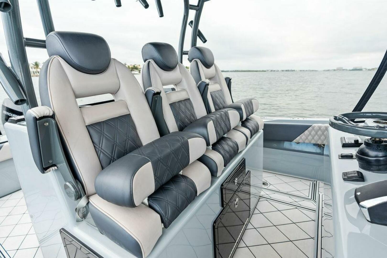 2020 Front Runner 39 CC - Image 15