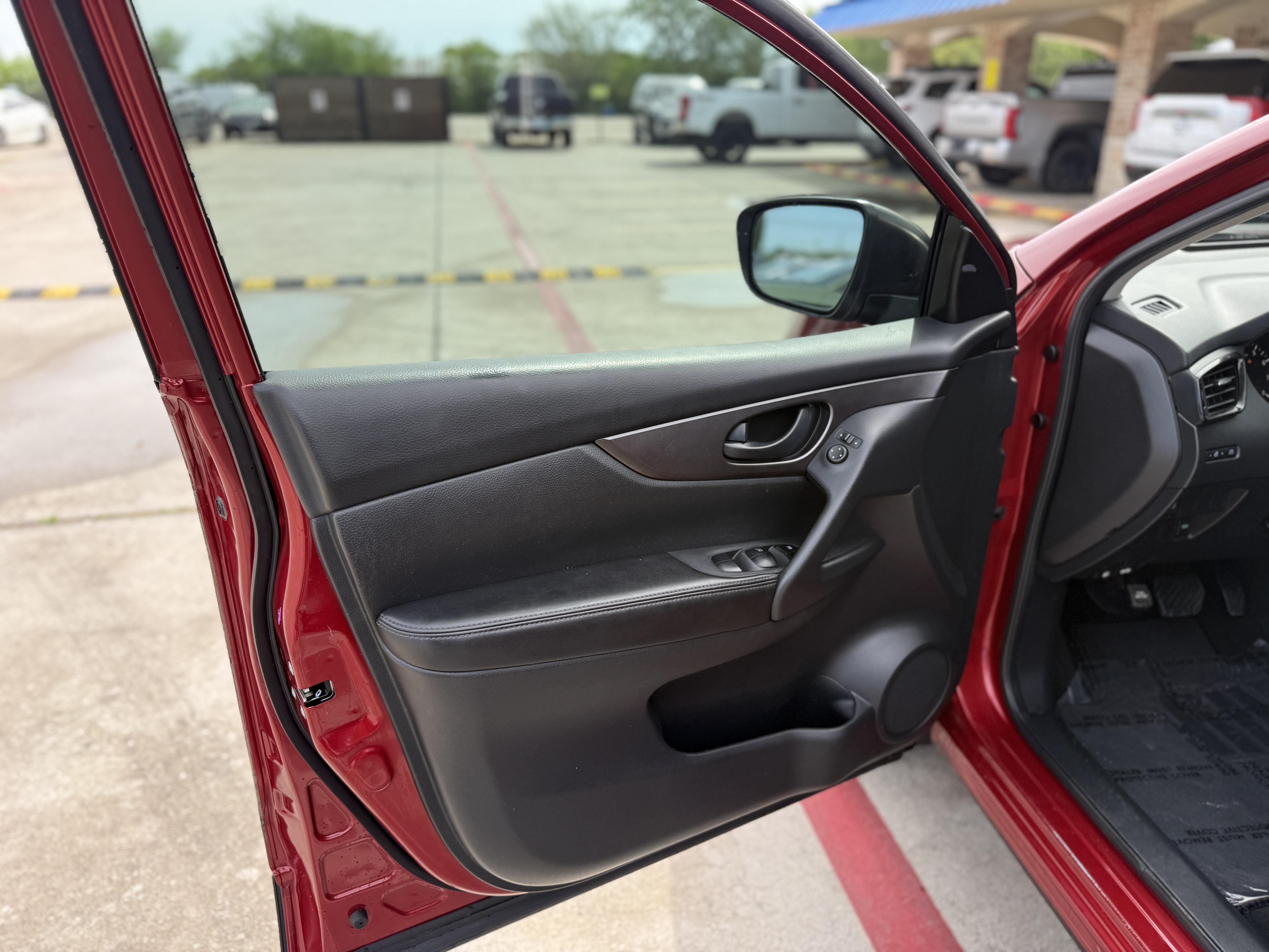 2019 Nissan Rogue Sport Utility 4D S 2WD - Image 10