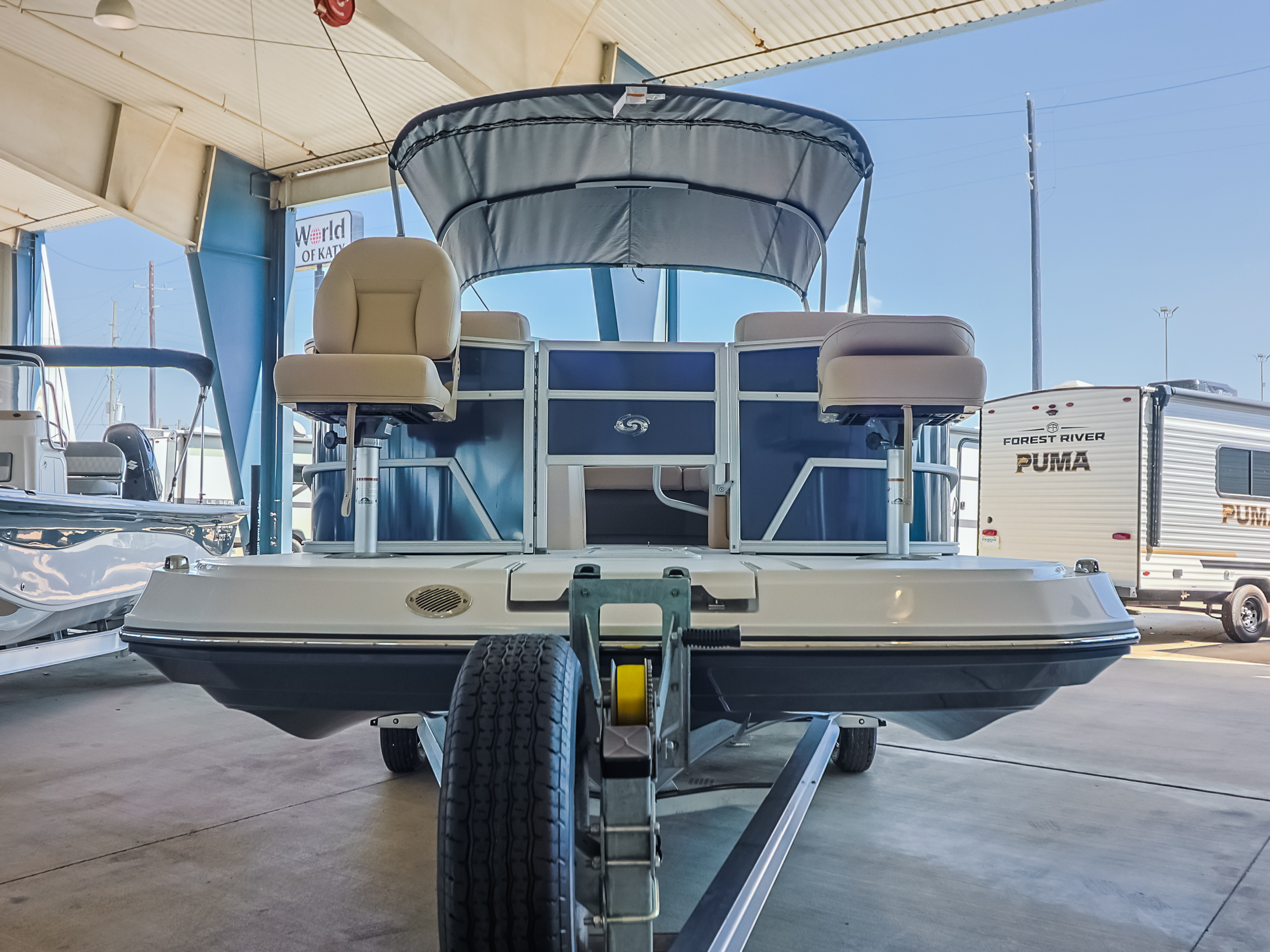 2027 Hurricane FunDeck 2260 REF - Image 3