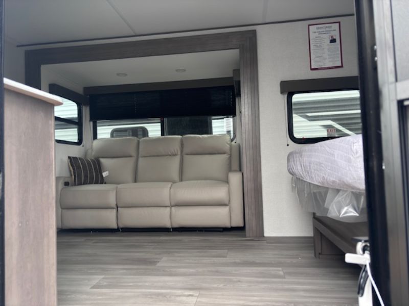 2026 Grand Design Transcend XPLOR 20MKX - Image 4