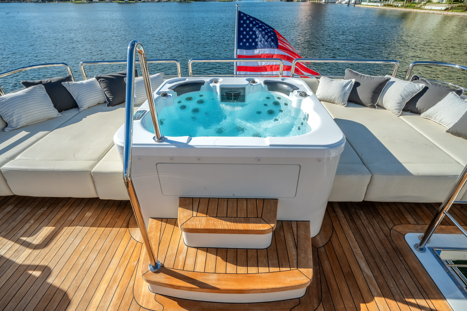 2022 Ocean Alexander 32L - Image 74