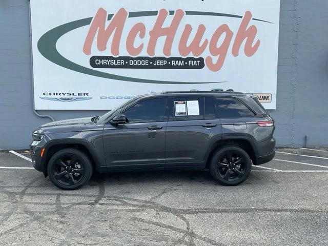 2023 Jeep Grand-Cherokee-L Laredo Altitude 4x4 - Image 8