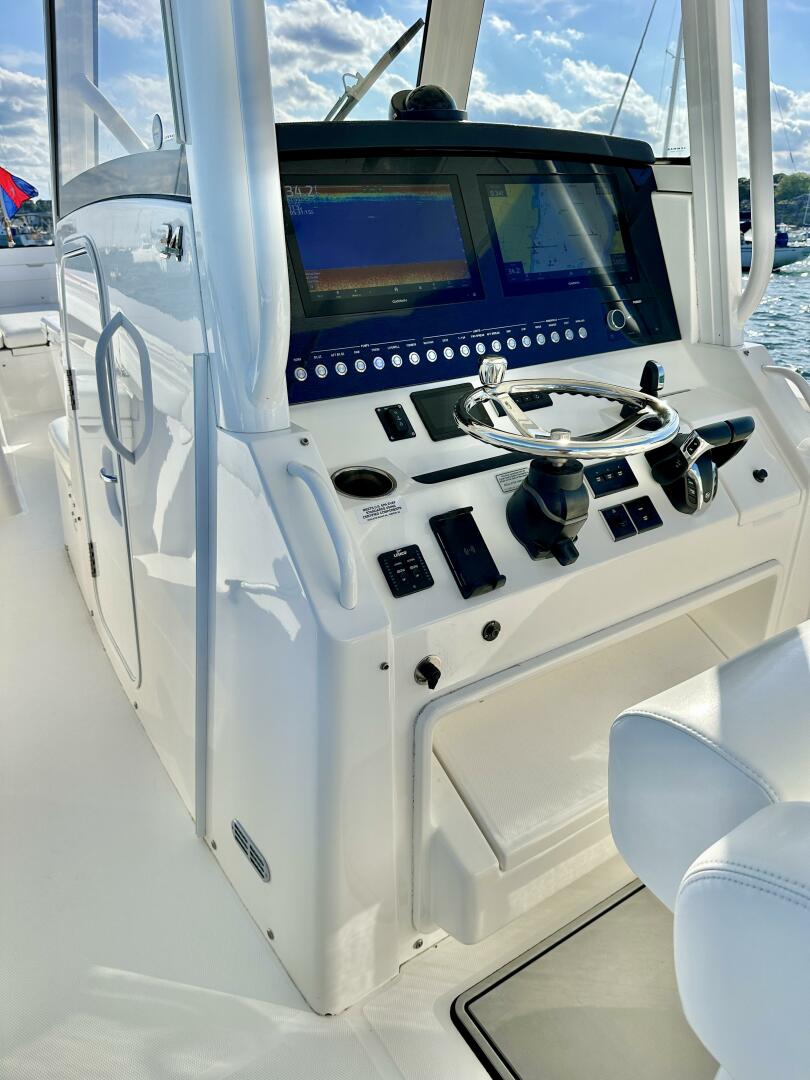2021 Regulator 34SS - Image 7