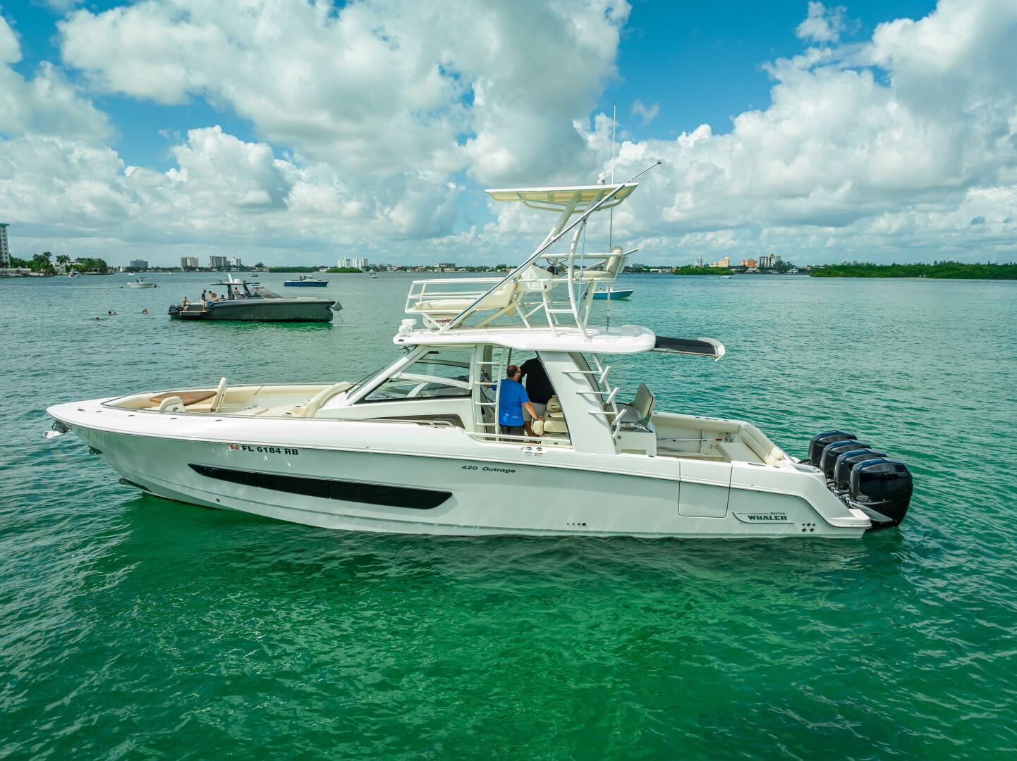 2016 Boston Whaler - Image 14