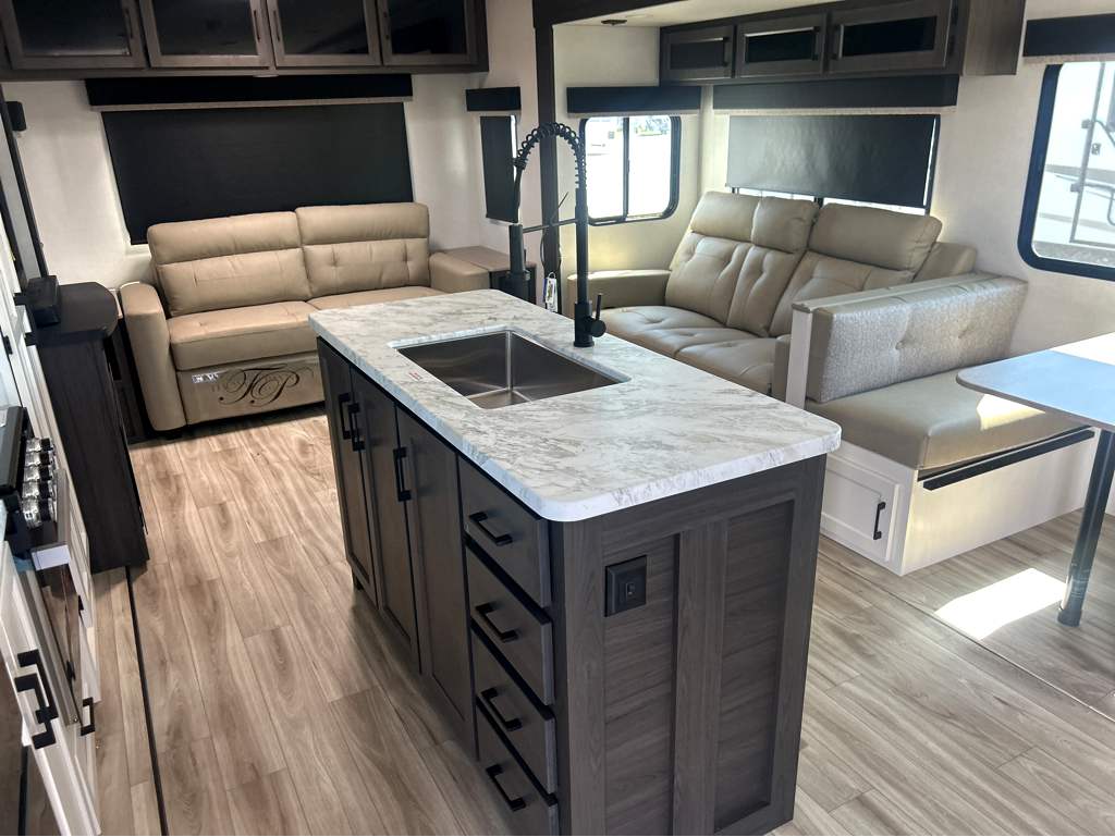 2026 VENTURE RV SPORTTREK 312VIK - Image 9