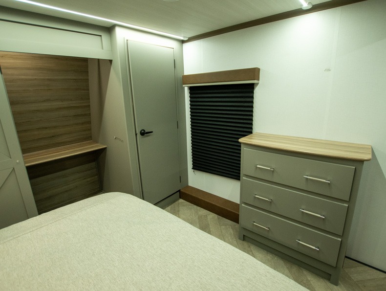 2026 Keystone Sprinter 3950SSP - Image 22