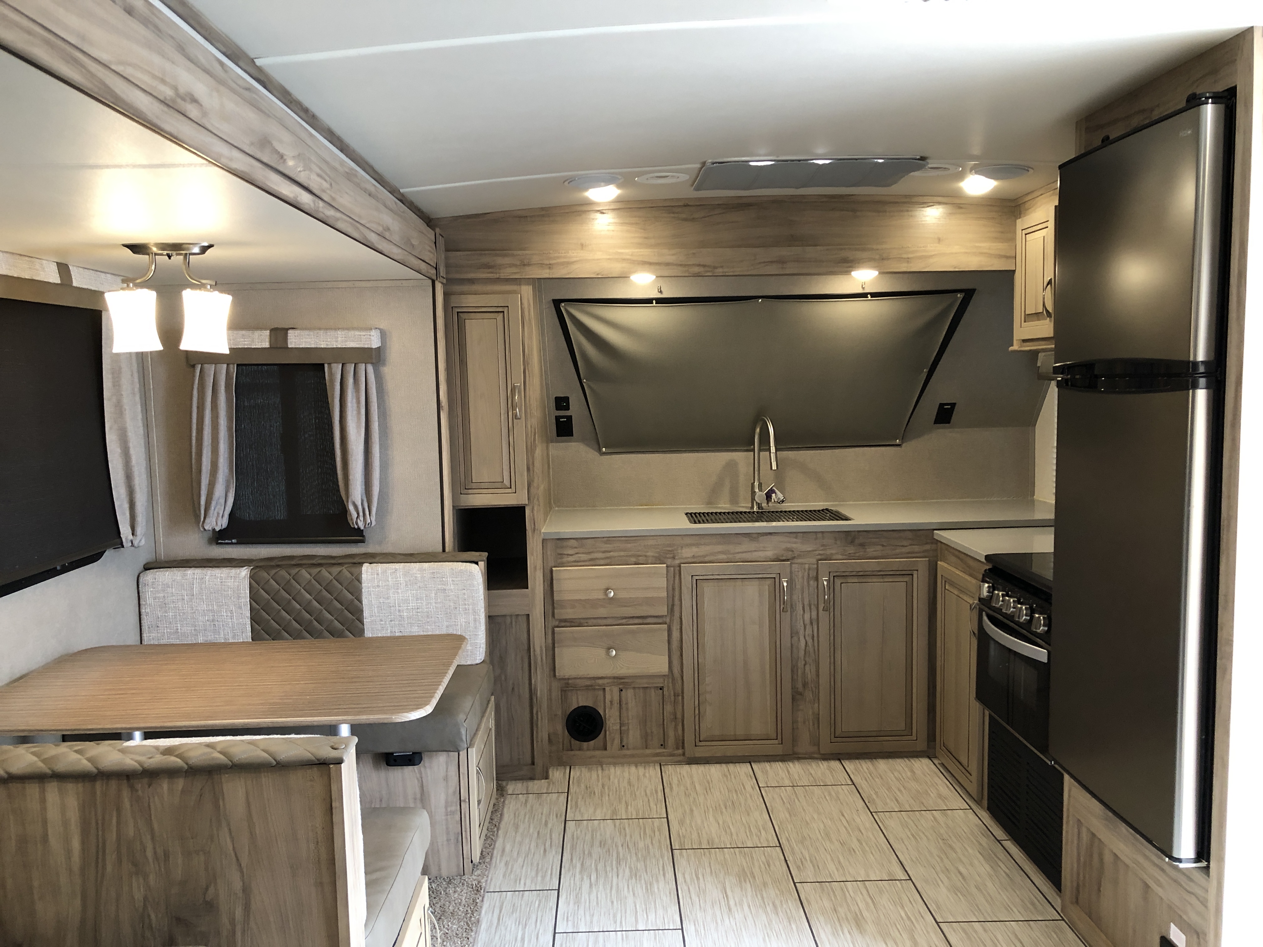 2020 Forest River PALOMINO 260FKBS - Image 13