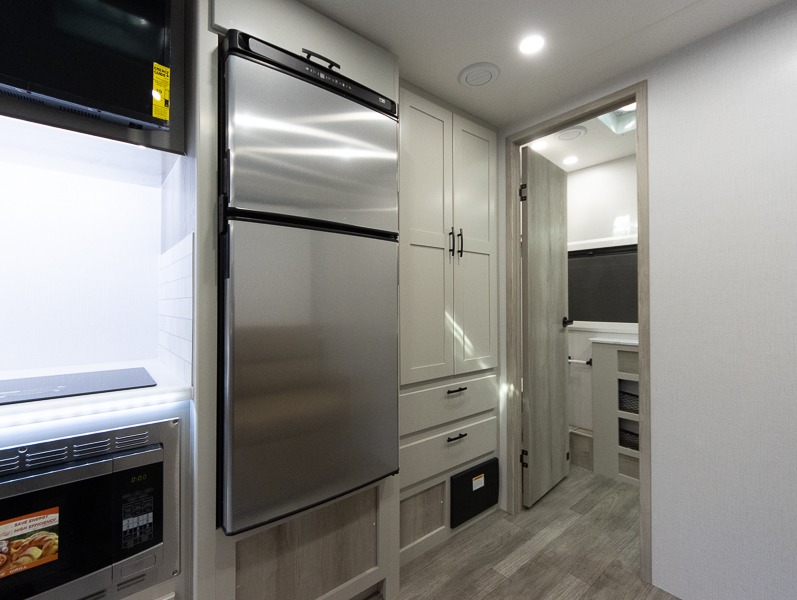 2025 Dynamax Isata 3 Series 24SSSFXM - Image 19