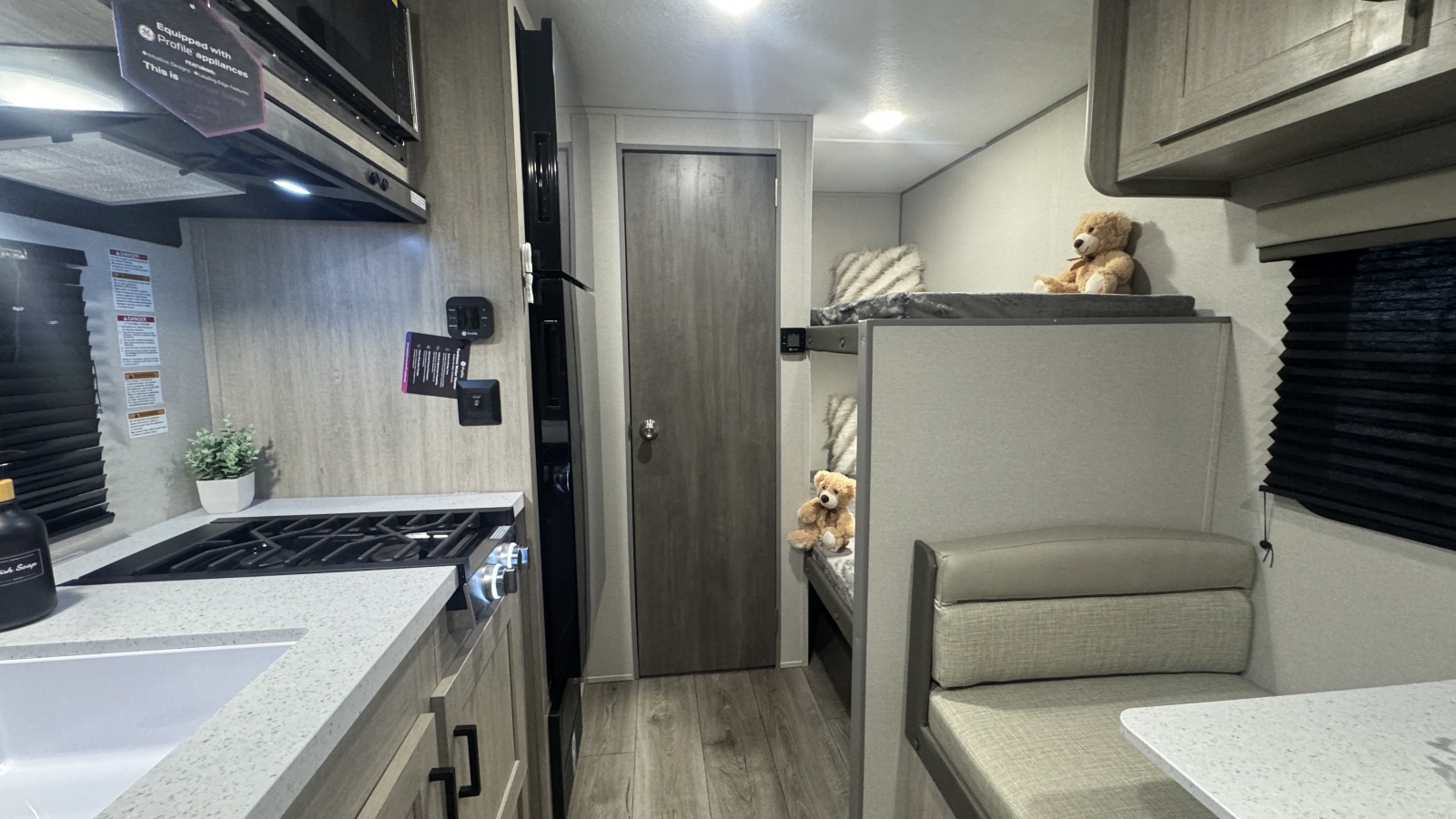 2026 Coachmen Catalina Summit Series 7 164BHX - Image 9