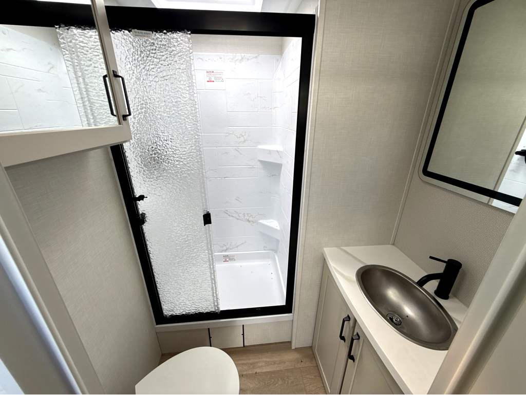 2027 VENTURE RV SPORTTREK 343VIB - Image 17