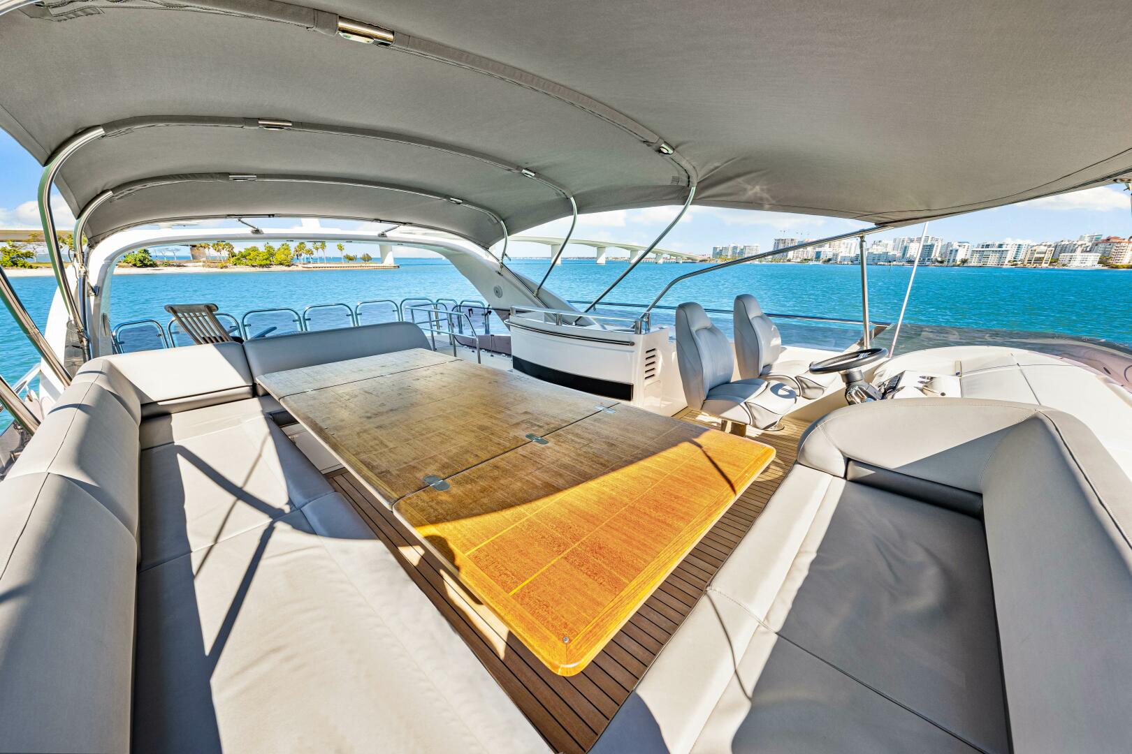 2014 Princess Y72 - Image 105