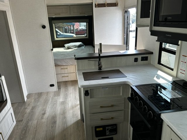 2026 Forest River Surveyor Legend 260BHLE - Image 21