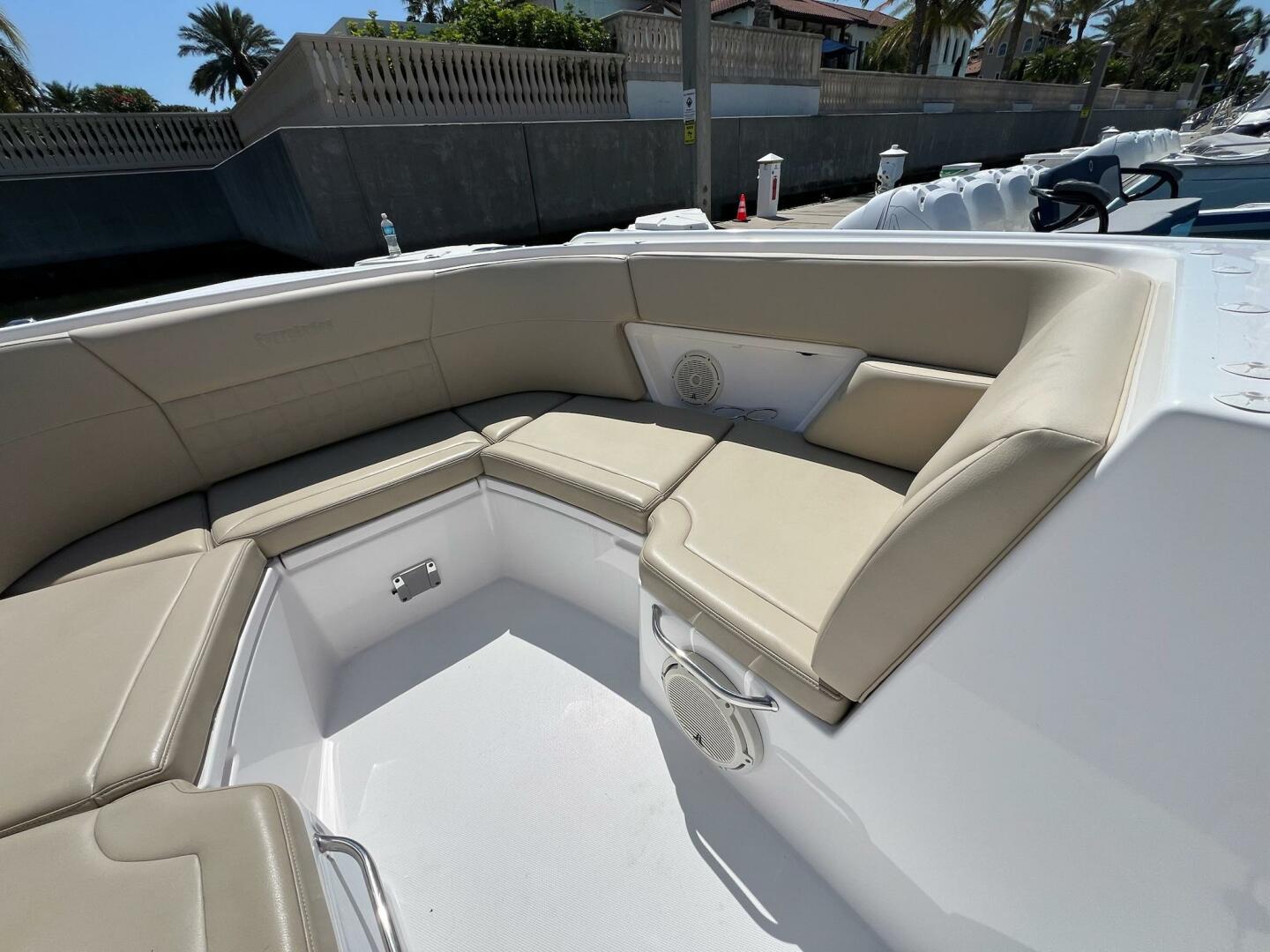 2019 Everglades 340 Dual Console - Image 25
