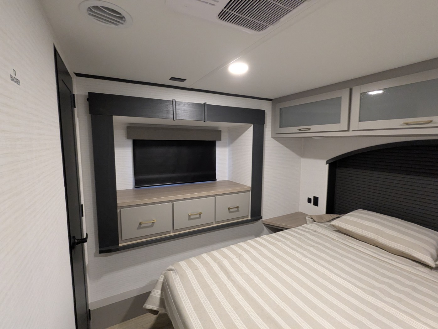 2026 Forest River Stealth 3300 - Image 9