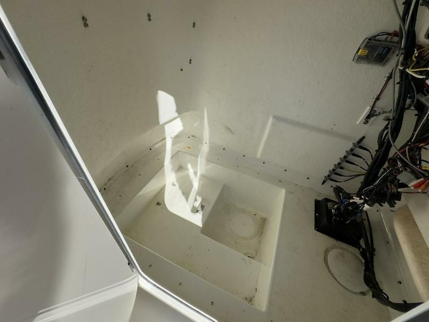 2022 Parker 2801 - Image 20