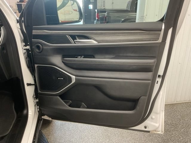 2024 Jeep Wagoneer Utility 4D Series III 4WD - Image 33