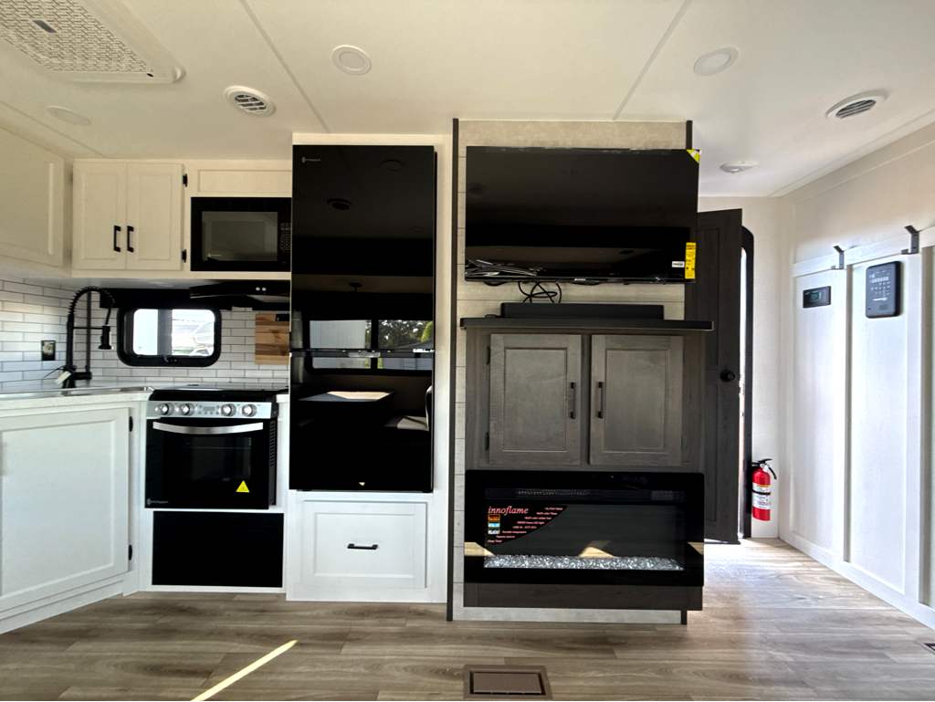 2027 VENTURE RV SPORTTREK 292VRB - Image 12