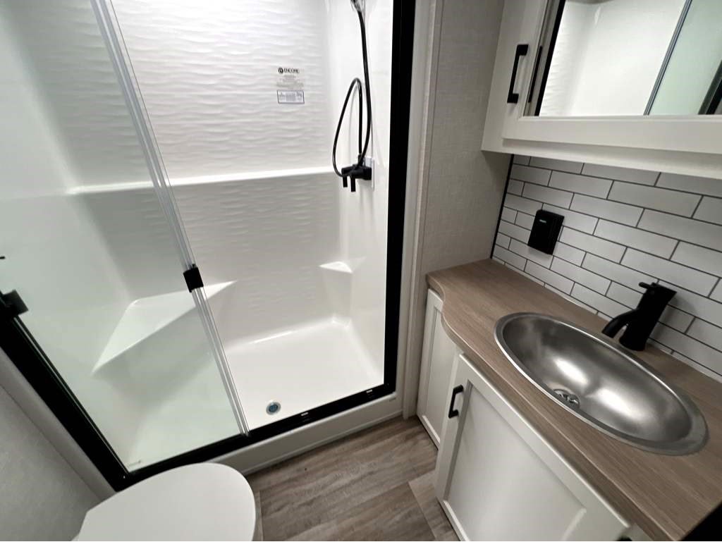 2026 VENTURE RV SPORTTREK 353VRK - Image 18