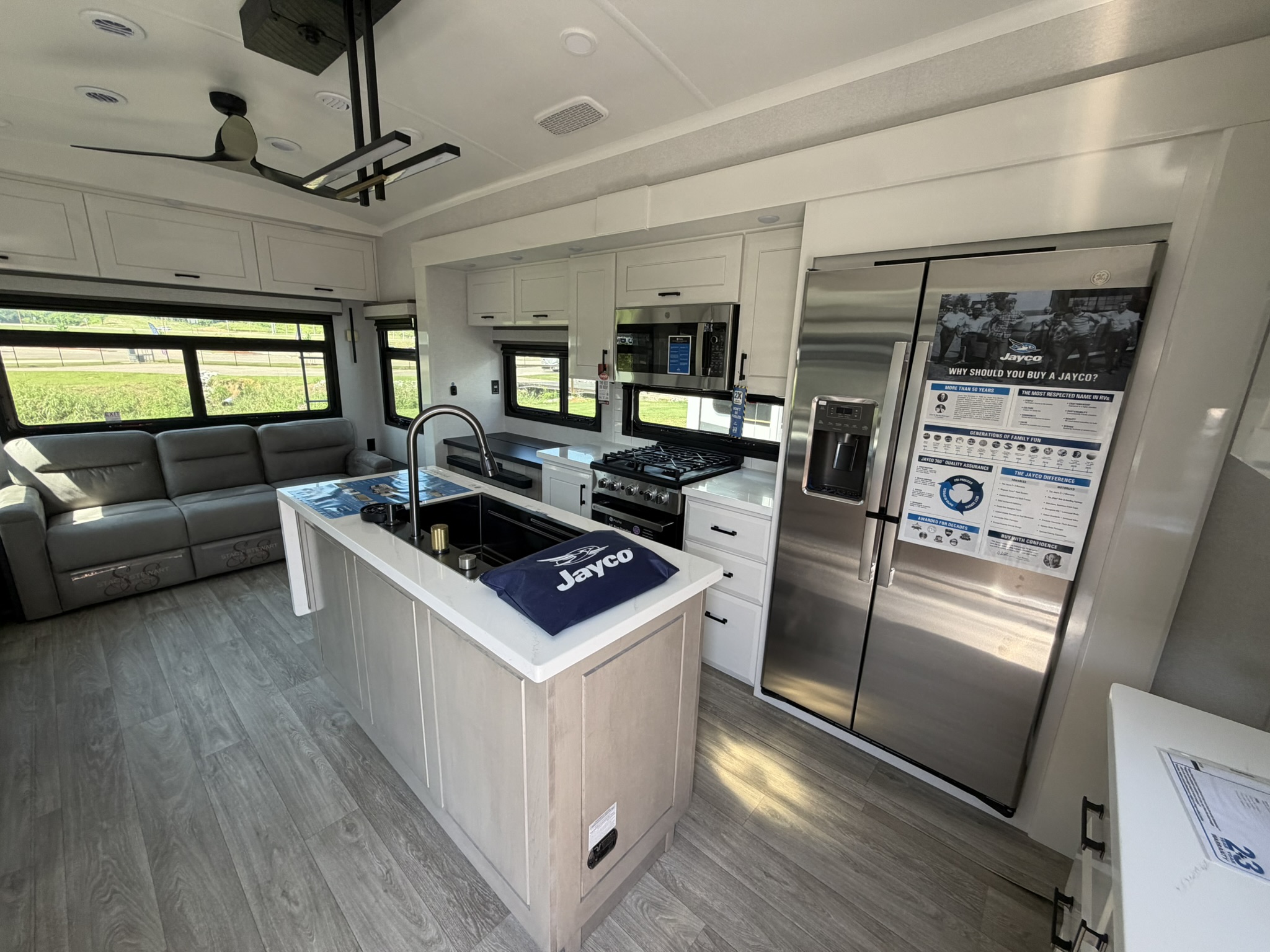 2027 JAYCO PINNACLE 32RLTS - Image 22