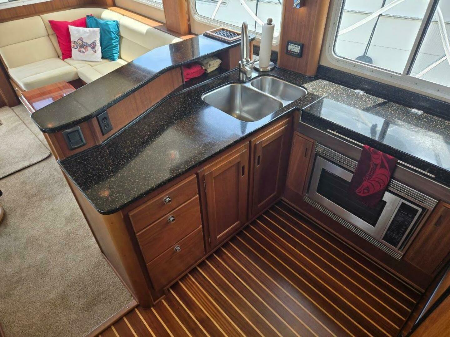 2010 American Tug 49 Limited - Image 11