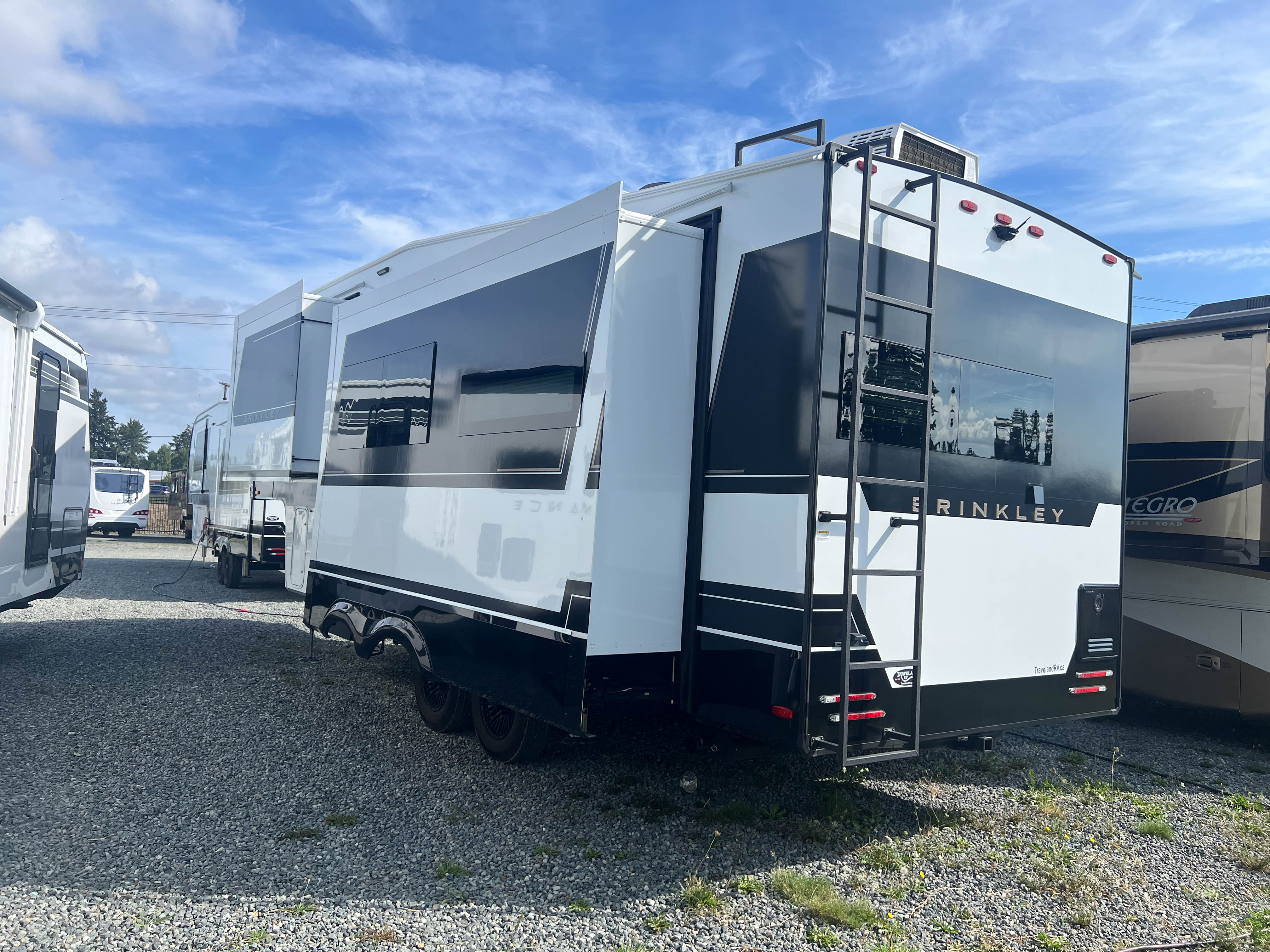 2027 Brinkley RV Model Z 2700 - Image 7