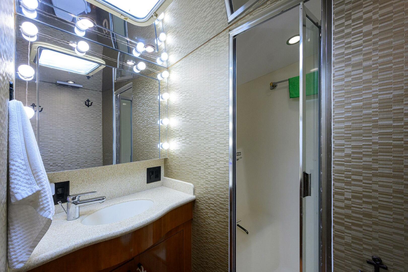 2001 Hatteras 43 Convertible Base - Image 26