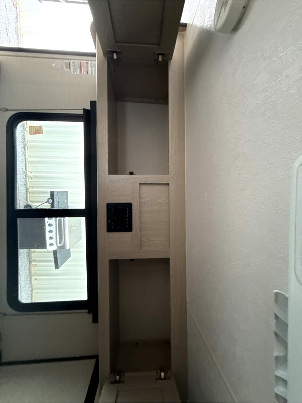 2023 COACHMEN APEX NANO 186 BH - Image 23